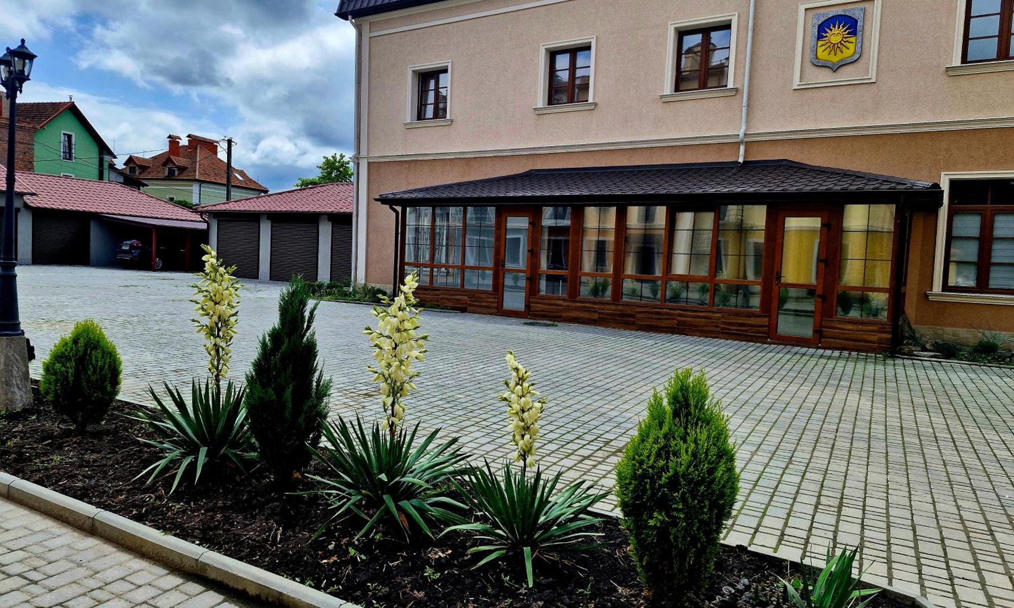 Апартаменти - Історія З Вікна Kamieniec Podolski Zewnętrze zdjęcie